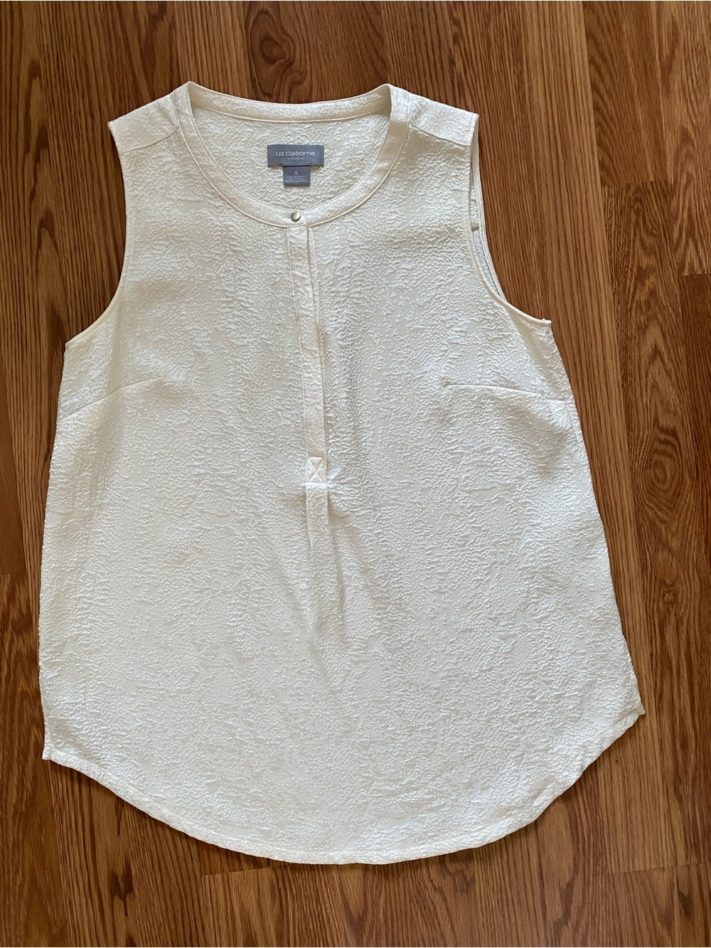 Liz Claiborne Cream Textured Sleeveless Shell Top